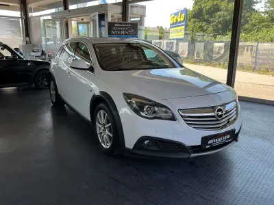 Gebraucht Opel Insignia Country Tourer Basis 163 PS (119 kW) 2014 Weiß Kombi
