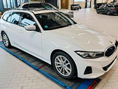 Weiß Gebraucht 2024 BMW 320 Kombi | 36.500 € (Fairer Preis)
