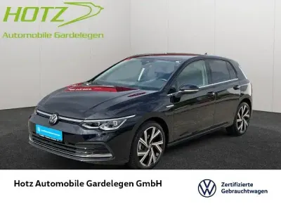 Gebraucht VW Golf VIII Style 131 PS (96 kW) 2023 Deep black perleffekt Limousine