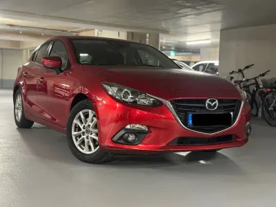 Gebraucht Mazda 3 Center-Line 120 PS (88 kW) 2015 Rot Limousine