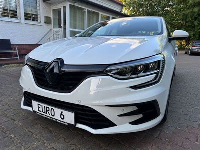 Weiß Gebraucht 2021 Renault Mégane IV Zen Limousine | 14.900 € (Fairer Preis)