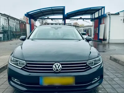 Gebraucht VW Passat 150 PS (110 kW) 2019 Grau Kombi