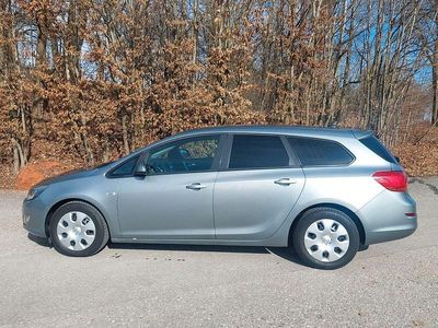 Gebraucht Opel Astra Edition 125 PS (91 kW) 2011 Silber Kombi