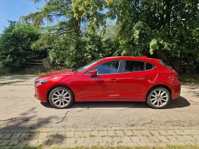 Gebraucht Mazda 3 Prime-Line 122 PS (89 kW) 2019 Rot Limousine