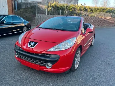 Gebraucht Peugeot 207 CC 150 PS (110 kW) 2008 Rot Cabrio