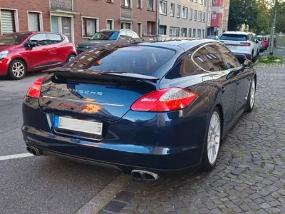 Gebraucht Porsche Panamera Turbo 500 PS (367 kW) 2009 Blau Kleinwagen