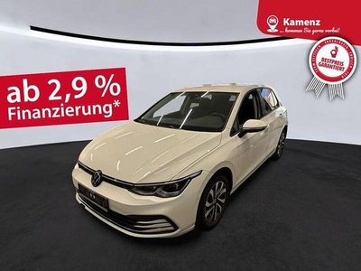 Second-hand VW Golf VIII Life 150 CP (110 kW) 2023 Alb Berlinǎ