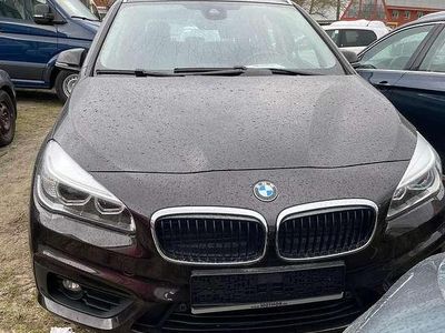 Gebraucht BMW 218 136 PS (100 kW) 2016 Braun Van / Kleinbus