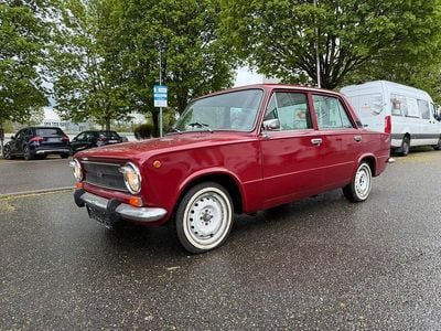 Second-hand Fiat 124 45 CP (33 kW) 1973 Roșu Hatchback