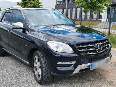 Gebraucht Mercedes ML350 Edition 1 258 PS (189 kW) 2012 Schwarz SUV