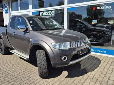 Gebraucht Mitsubishi L200 Intense 178 PS (130 kW) 2012 Granitbraun (m) Pickup