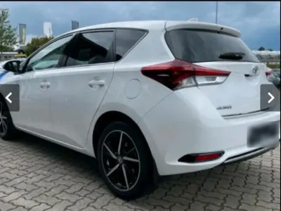 Gebraucht Toyota Auris Edition-S 116 PS (85 kW) 2017 Weiß Limousine