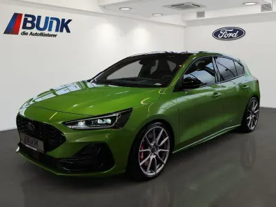 Gebraucht Ford Focus ST 280 PS (205 kW) 2024 Mean green metallic Limousine