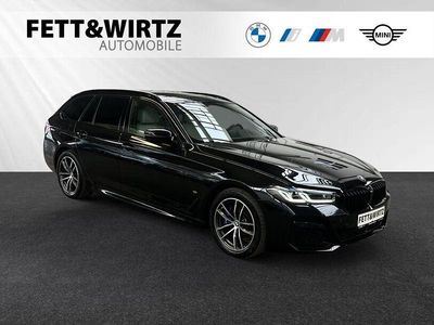 Gebraucht BMW 530e M Sport 292 PS (214 kW) 2021 Saphirschwarz metallic Kombi