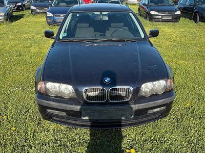 Usata BMW 323 170 CV (125 kW) 1999 Blu Berlina
