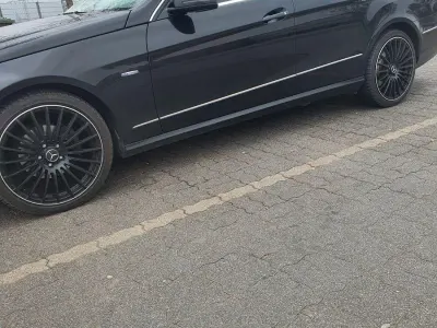 Gebraucht Mercedes 220 170 PS (125 kW) 2011 Schwarz Limousine
