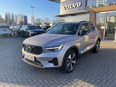 Silber Gebraucht 2026 Volvo XC40 Plus SUV | 40.200 € (Fairer Preis)