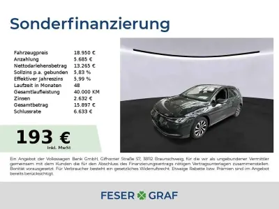 Używany VW Golf VIII Active 131 KM (96 kW) 2022 Szary Sedan/Limuzyna