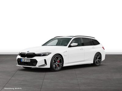 Weiß Gebraucht 2024 BMW 330e M Sport Kombi | 52.779 € (Teuer)