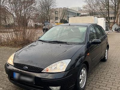 Schwarz Gebraucht 2002 Ford Focus Kleinwagen | 600 € (Guter Preis)