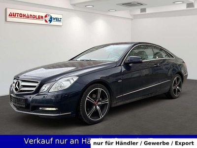 Gebraucht Mercedes E200 184 PS (135 kW) 2011 Blau Coupé