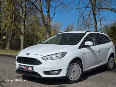 Gebraucht Ford Focus 105 PS (77 kW) 2018 Weiß Kombi