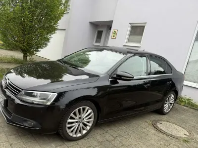 Używany VW Jetta Comfortline 105 KM (77 kW) 2012 Sedan/Limuzyna