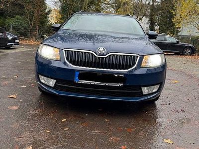 Blau Gebraucht 2015 Skoda Octavia Ambition Kombi | 7.099 € (Fairer Preis)