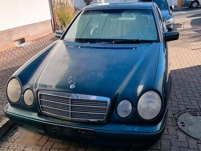 Mercedes E280