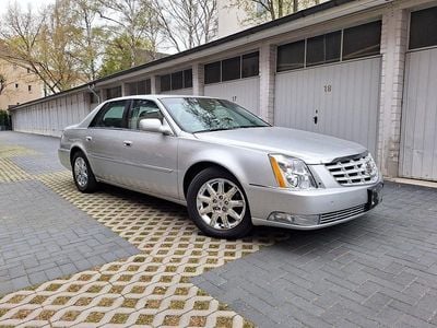 Usata Cadillac Deville 291 CV (214 kW) 2010 Argento Berlina