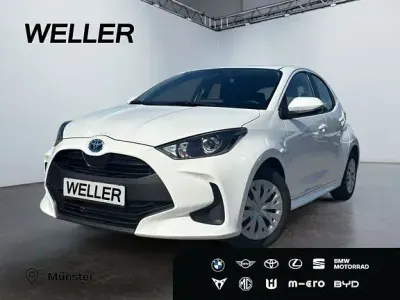 Gebraucht Toyota Yaris Basis 116 PS (85 kW) 2022 Schneeweiß Kleinwagen