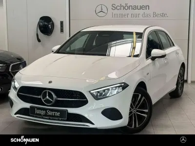Gebraucht Mercedes A250 218 PS (160 kW) 2025 Unilack polarweiß Limousine