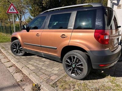 Second-hand Skoda Yeti Adventure 140 CP (102 kW) 2013 Auriu SUV