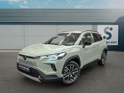 Urban khaki Neu 2025 Toyota Corolla Cross SUV | 39.480 € (Fairer Preis)