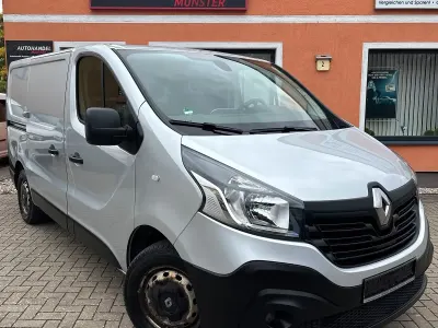 Gebraucht Renault Trafic 121 PS (88 kW) 2019 Silber Van / Kleinbus