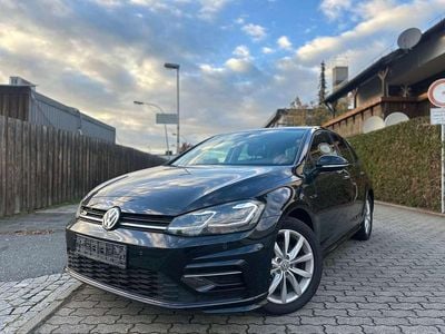 Deep black Gebraucht 2019 VW Golf Highline Limousine | 16.790 € (Guter Preis)