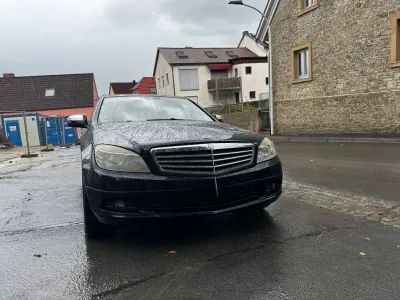 Gebraucht Mercedes C220 170 PS (125 kW) 2007 Blau Limousine