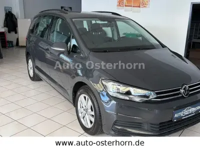 Gebraucht VW Touran Comfortline 150 PS (110 kW) 2021 Uranograu Van / Kleinbus