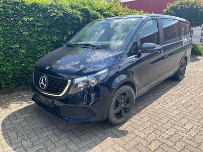 Blau Gebraucht 2022 Mercedes EQV300 Van / Kleinbus | 36.400 € (Fairer Preis)