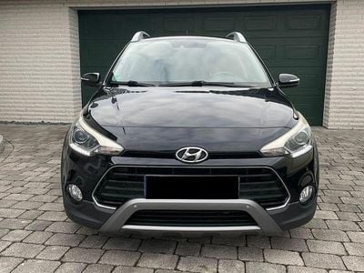 Gebraucht Hyundai i20 Active 120 PS (88 kW) 2016 Schwarz Kleinwagen