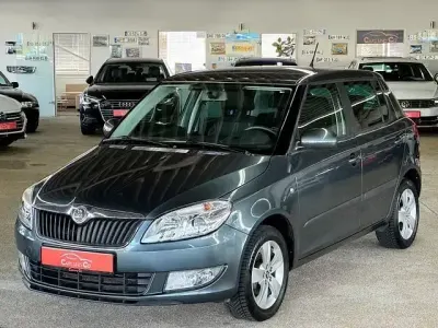 Używany Skoda Fabia Fresh 86 KM (63 kW) 2014 Szary Sedan/Limuzyna