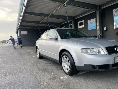 Gebraucht Audi A4 131 PS (96 kW) 2003 Silber Limousine