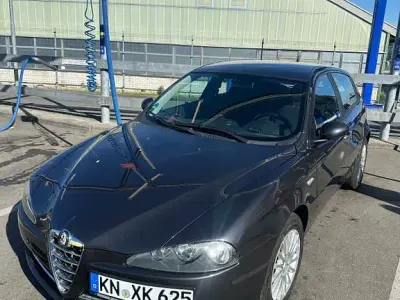 Brugt Alfa Romeo 147 105 HK (77 kW) 2008 Grå Hatchback