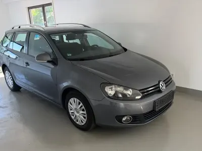Gebraucht VW Golf VI 105 PS (77 kW) 2013 Platinum grey metallic Kombi