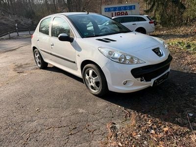 Gebraucht Peugeot 206+ 75 PS (55 kW) 2010 Weiß Kleinwagen