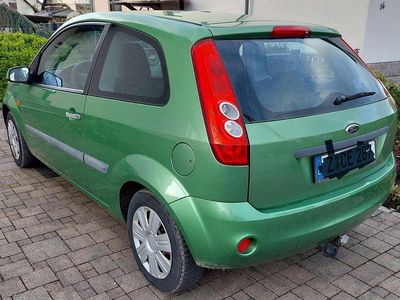 Usata Ford Fiesta Ghia 80 CV (58 kW) 2007 Verde Utilitaria