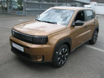 Neu Fiat Grande Panda Icon 101 PS (74 kW) 2026 Luna bronze Kleinwagen