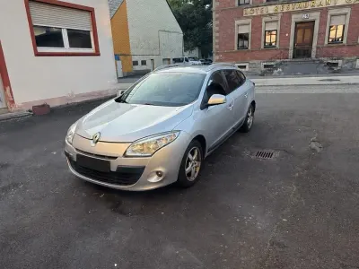 Usata Renault Mégane GrandTour 106 CV (77 kW) 2011 Grigio Station wagon