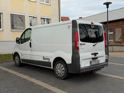 Gebraucht Renault Trafic 115 PS (84 kW) 2007 Silber Van / Kleinbus