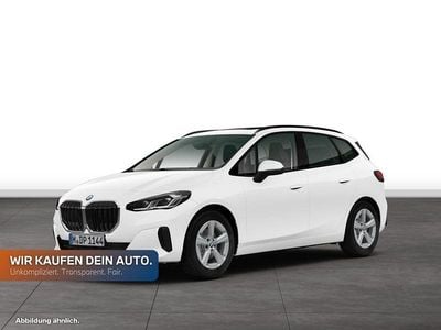 Gebraucht BMW 220 Active Tourer Luxury Line 156 PS (114 kW) 2025 Alpinweiss Van / Kleinbus